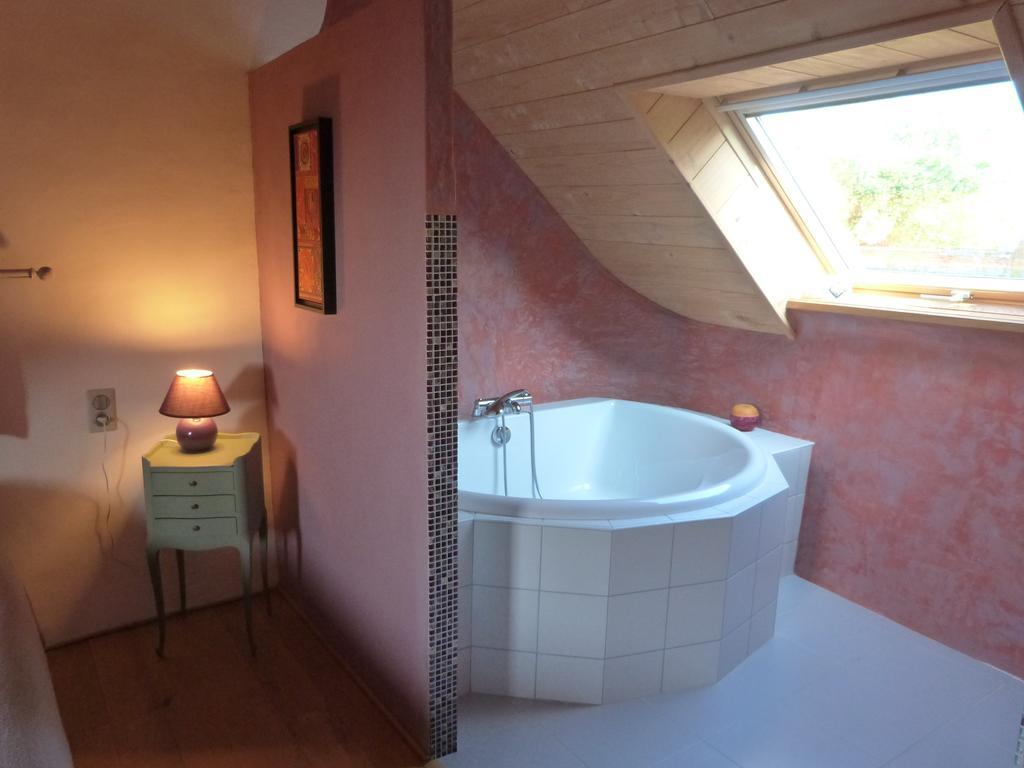 Melgven Bed And Breakfast La Fontaine Blanche חדר תמונה